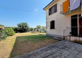 Giardino - Villa Frazione Popolo Cantone Chiesa, Casale Monferrato - foto 4