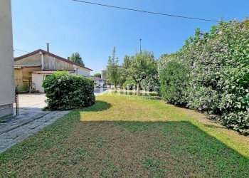 Giardino - Villa Frazione Popolo Cantone Chiesa, Casale Monferrato - foto 6