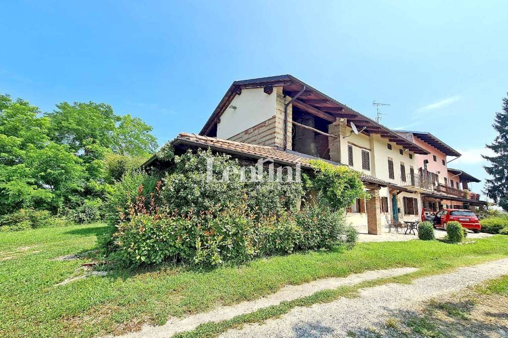 Facciata - Villa via Dovesio, 7, Villamiroglio - foto 2