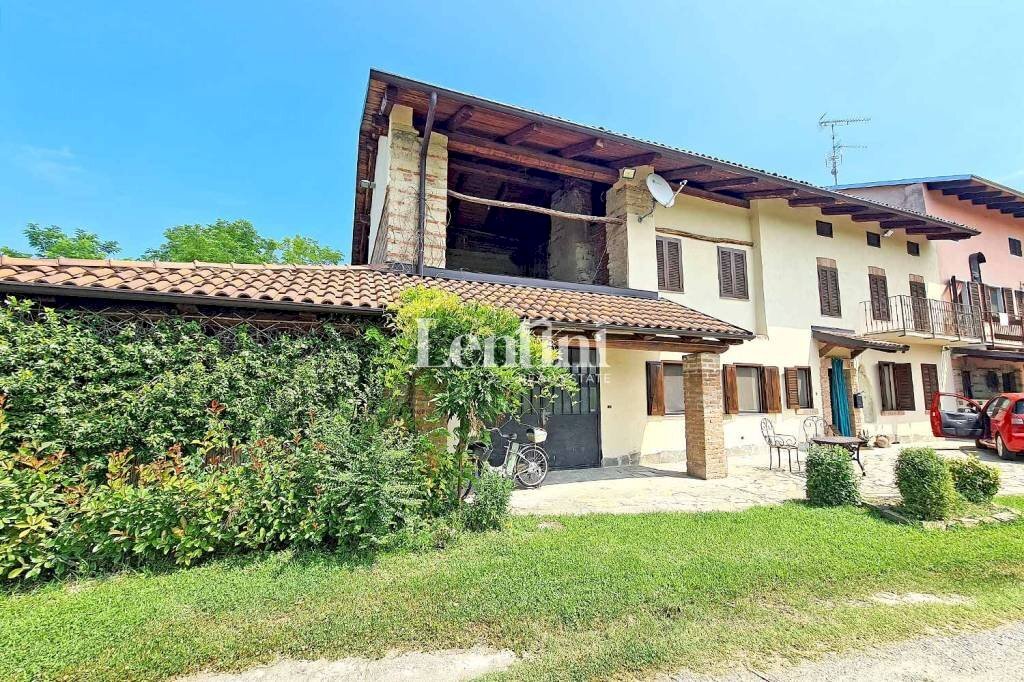 Facciata - Villa via Dovesio, 7, Villamiroglio - foto 1