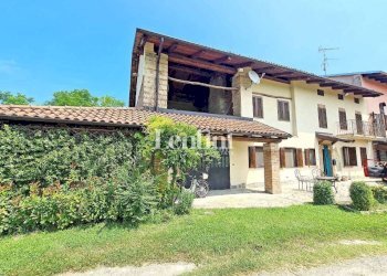 Facciata - Villa via Dovesio, 7, Villamiroglio - foto 1