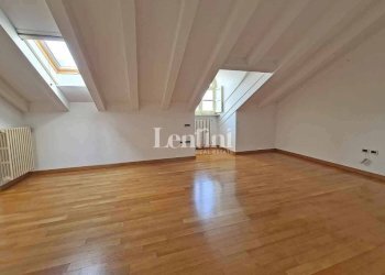 Stanza non arredata - Attic via Giovanni Lanza, 91, Casale Monferrato - photo 9