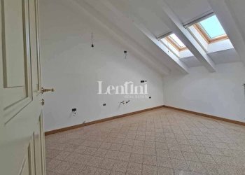 Stanza non arredata - Attic via Giovanni Lanza, 91, Casale Monferrato - photo 15