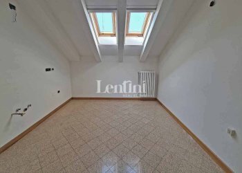 Stanza non arredata - Attic via Giovanni Lanza, 91, Casale Monferrato - photo 16