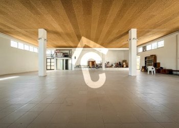 3A1DEB54-972C-42EB-A4D0-020385FC99DF.jpeg - Stabile - Palazzo Castelbellino - foto 3