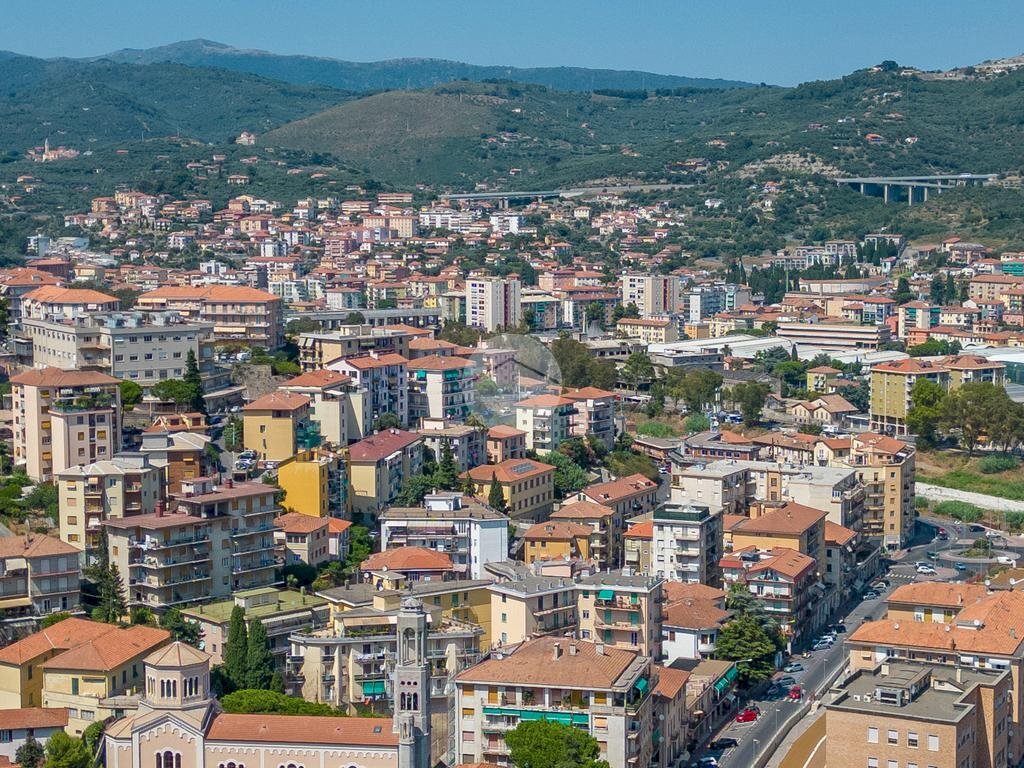 Posto Auto Via Argine Destro, Imperia - foto 3