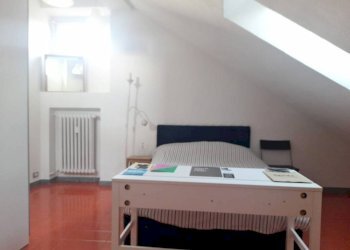 Camera da letto - Bilocale via San Tommaso, 27, Torino (zona Centro) - foto 2