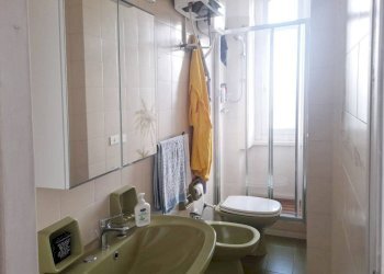 Bagno - Bilocale via San Tommaso, 27, Torino (zona Centro) - foto 3