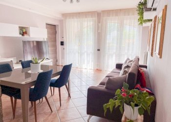 Salone - Trilocale piazza Giancarlo Puecher, Ponte Lambro - foto 4