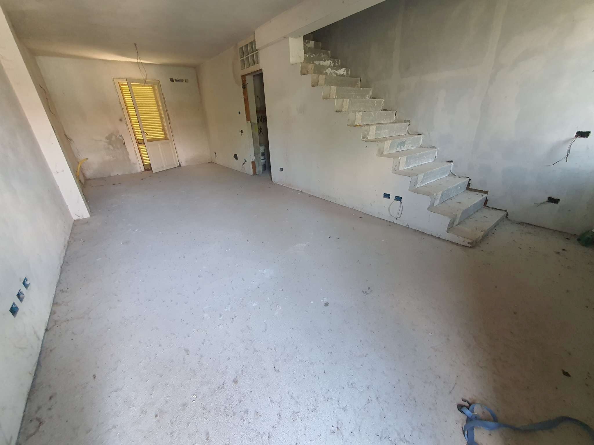 zona giorno - Villa strada provinciale SP124, Abbadia Cerreto - photo 3