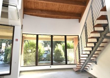 vista della scala.JPG - Office via Vinicio Pescerelli 99, San Pietro in Casale - photo 4