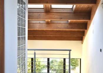 Vista del soffitto in legno.JPG - Office via Vinicio Pescerelli 99, San Pietro in Casale - photo 8