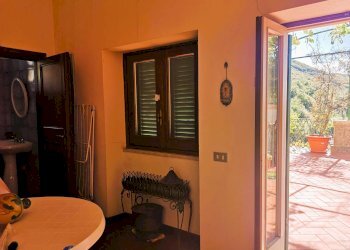 06 terrazza accesso 1 - Appartamento via borgo santa lucia, 63, Guarcino - foto 6