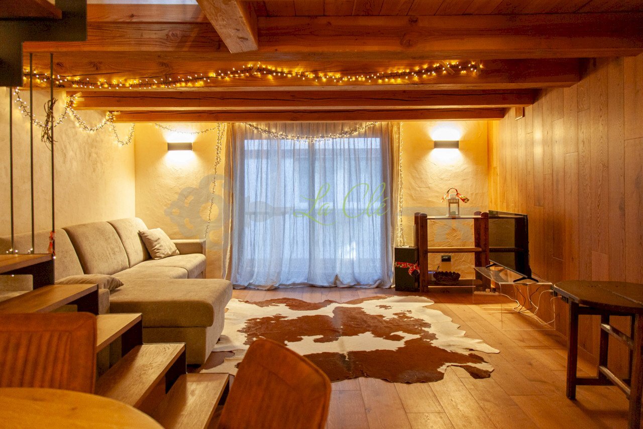 AFFIITTO COURMAYEUR: zona giorno - Quadrilocale Via Roma 47, Courmayeur - foto 1