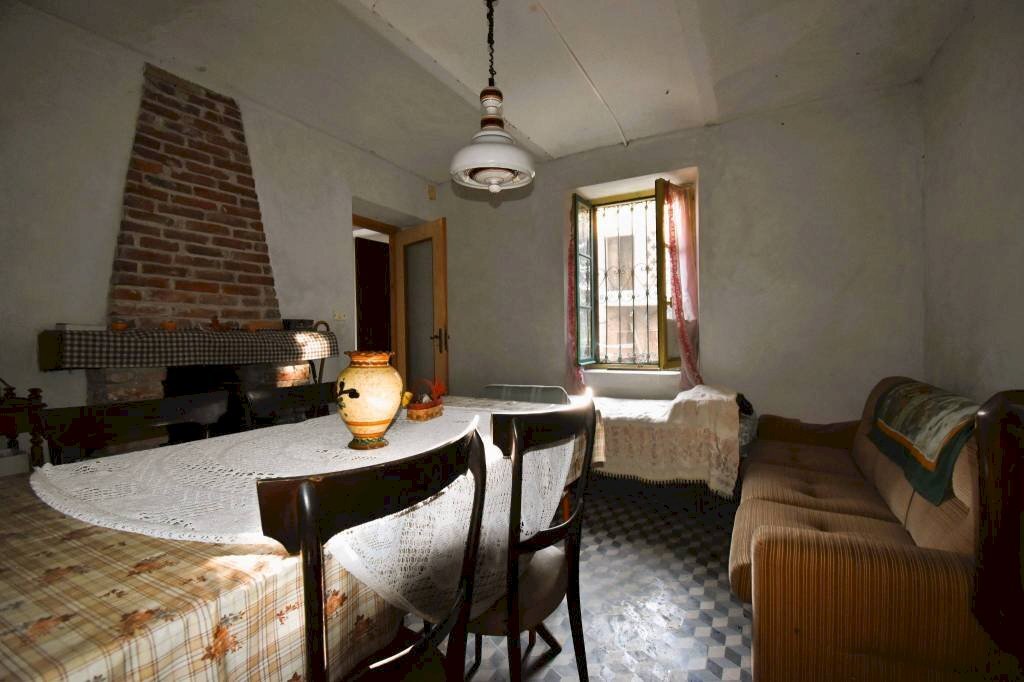 Salone - Rustico via Collina Forni, Montaldo Scarampi - foto 3