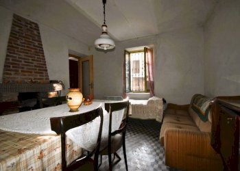 Salone - Rustico via Collina Forni, Montaldo Scarampi - foto 4