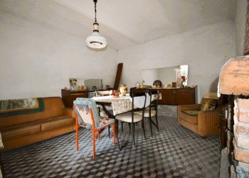 Stanza arredata - Rustico via Collina Forni, Montaldo Scarampi - foto 28