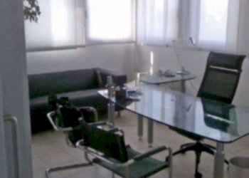 Stanza arredata - Ufficio Castenaso - foto 2