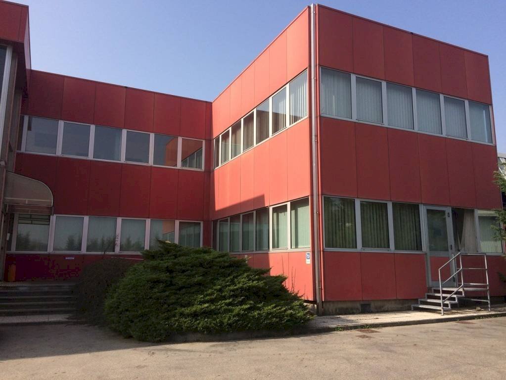 Facciata - Ufficio via Chieri, Andezeno - foto 1