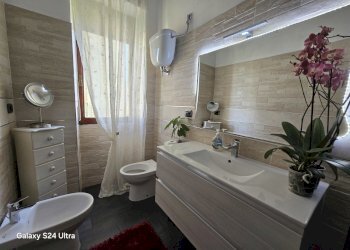 VISTA TOTALE BAGNO NUOVO.jpg - Appartamento VIA GIOACCHINO ROSSINI 1, Alghero - foto 12