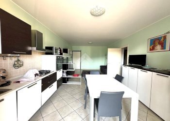 Four-room apartment Via Berruti, Chivasso - photo 1