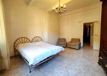Camera da letto - Three-room apartment via Celio, 65, Ceriana - photo 15
