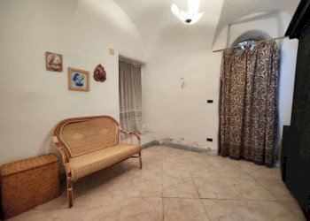 Camera da letto - Three-room apartment via Celio, 65, Ceriana - photo 17