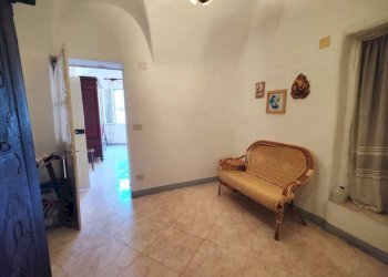 Camera da letto - Three-room apartment via Celio, 65, Ceriana - photo 19