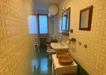 BAGNO - Trilocale via Montello, 49, Bardonecchia - foto 23