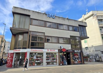 1000200001.jpg - Stabile - Palazzo Via degli Abeti 29, Roma - foto 3