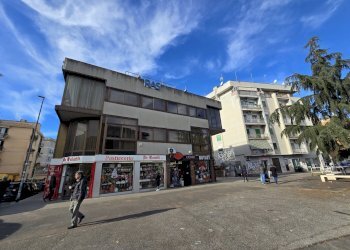 1000200000.jpg - Stabile - Palazzo Via degli Abeti 29, Roma - foto 14