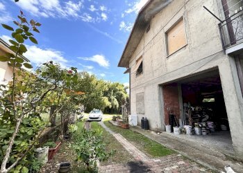 028.JPG - Casa indipendente Via Fienile di Sopra 7, Licciana Nardi - foto 26