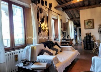 Soggiorno - Appartamento via Santa Gemma Galgani, Lucca (zona Centro Storico) - foto 3