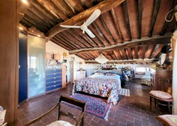 Camera - Appartamento via Santa Gemma Galgani, Lucca (zona Centro Storico) - foto 10