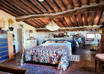 Camera - Appartamento via Santa Gemma Galgani, Lucca (zona Centro Storico) - foto 11