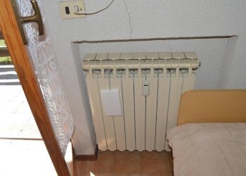 Camera da letto - Bilocale via Giangirone, 27, Roburent - foto 4