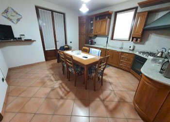 cucina abitabile - Villa via XXV Aprile, Chignolo Po - photo 10