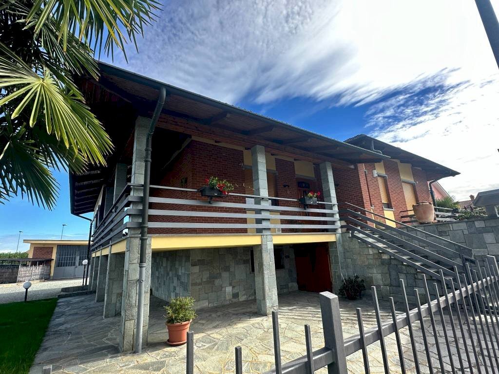 Facciata - Villa via Canale, Carmagnola - photo 1