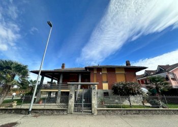 Facciata - Villa via Canale, Carmagnola - foto 5