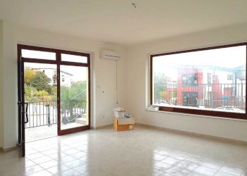 10644.jpg - Locale Commerciale VIA F.GALLIANI, Altino - foto 5