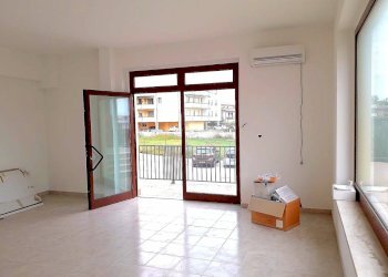 10645.jpg - Locale Commerciale VIA F.GALLIANI, Altino - foto 6