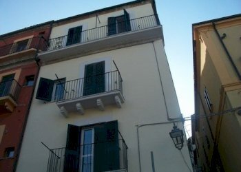 100_2930 (Copia).JPG - Locale Commerciale VIA VALERA, Lanciano - foto 3