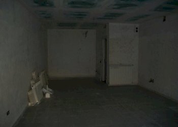 100_2937 (Copia).JPG - Locale Commerciale VIA VALERA, Lanciano - foto 10