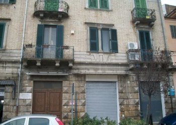 100_2674 (Copia).JPG - Locale Commerciale PIAZZA GARIBALDI, Lanciano - foto 15