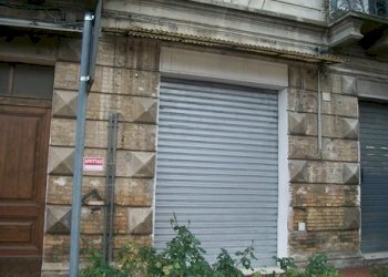 100_2681 (Copia).JPG - Locale Commerciale PIAZZA GARIBALDI, Lanciano - foto 18