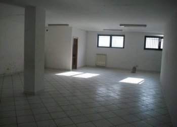 100_4609 (Copia).JPG - Locale Commerciale VIA I.SILONE, Lanciano - foto 11