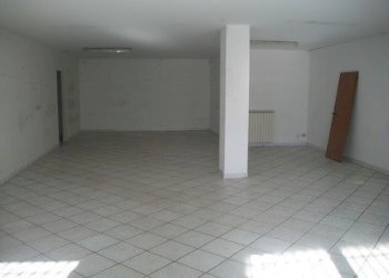 100_4614 (Copia).JPG - Locale Commerciale VIA I.SILONE, Lanciano - foto 16