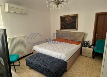 All. 1 p.t. Letto 1.jpg - Porzione di casa Corso Dante Alighieri, Castellaro - foto 10