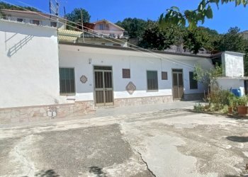 IMG20240928123048.jpg - Villa Contrada Acqua Dauzano, Lamezia Terme - foto 1