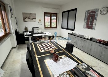 IMG_2770.JPG - Locale Commerciale Via Madonna del Golfo 14, Massa - foto 11